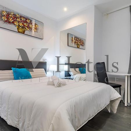 Ayz Ulises - Auto Check-In Property Madrid Exteriör bild