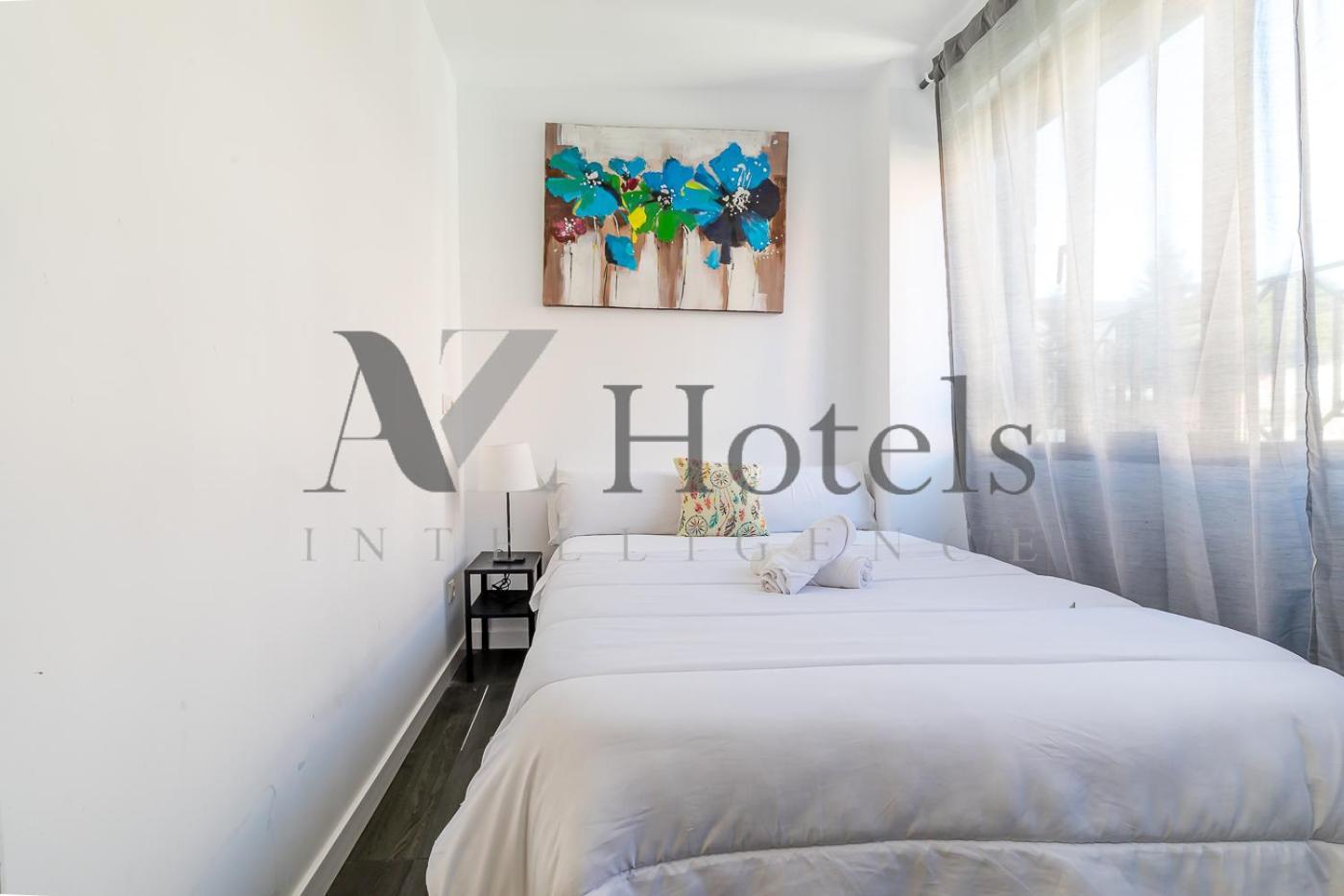 Ayz Ulises - Auto Check-In Property Madrid Exteriör bild